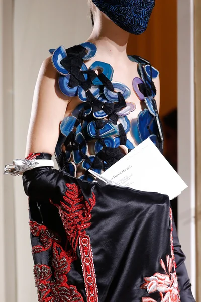 Look 18